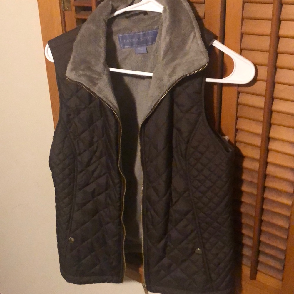 Laura Scott vest